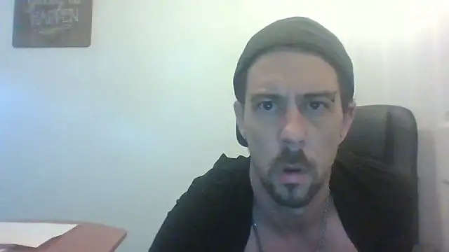 CrookedMisterniceguy online show from May 2026 04:37:01 PM