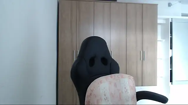 RoxanaLove9 online show from November 2025 08:42:02 PM