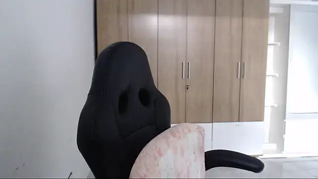 RoxanaLove9 online show from November 2025 09:31:01 PM