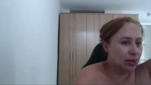 RoxanaLove9 online show from July 2026 06:49:01 PM