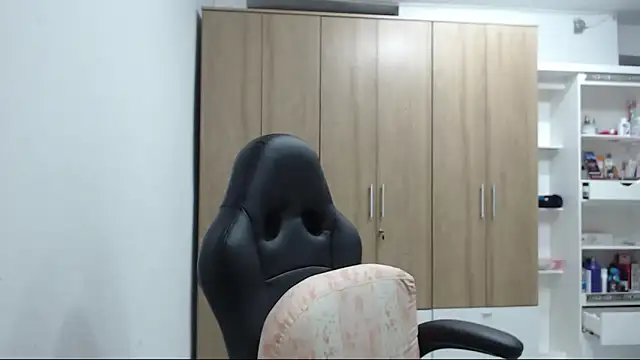 RoxanaLove9 online show from November 2025 01:20:02 AM