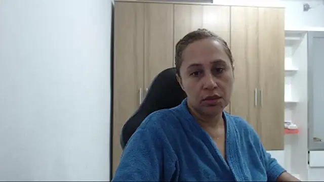 Snapshot of RoxanaLove9 chatting on May 2026 11:07:02 PM RoxanaLove9 online show from May 2026 11:07:02 PM