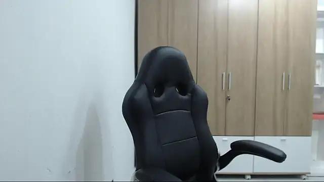 RoxanaLove9 online show from March 2026 11:07:02 PM