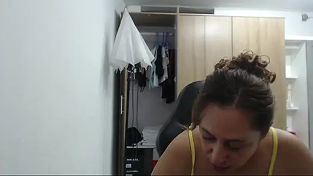 RoxanaLove9 online show from January 2026 01:45:02 AM