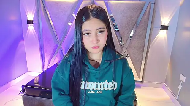 Annie9  online show from December 2025 03:54:01 AM