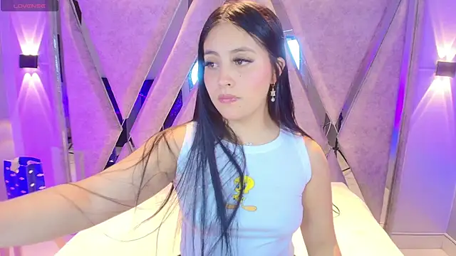 Annie9  online show from March 2026 03:52:01 AM