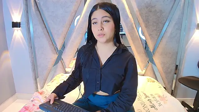 Snapshot of Annie9_ chatting on October 2025 03:38:02 AM Annie9 online show from October 2025 03:38:02 AM