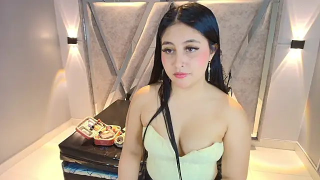 Annie9  online show from January 2026 03:32:01 AM