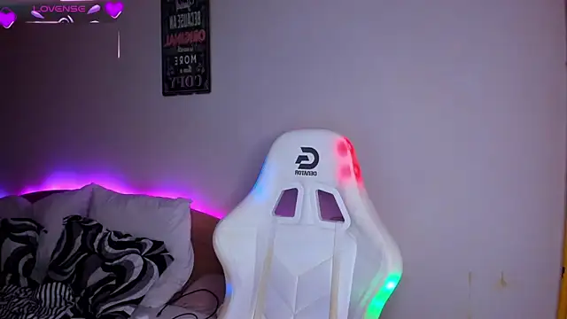 AdellaLoveX online show from November 2025 05:40:02 AM