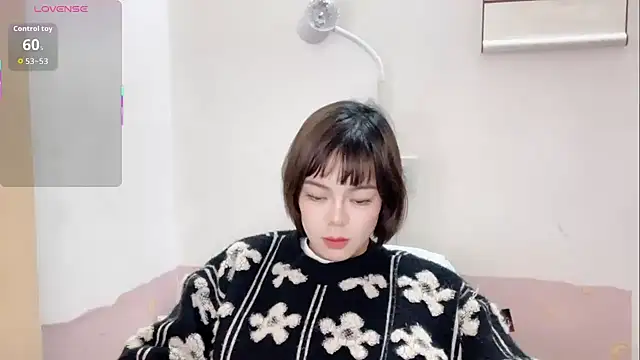 Snapshot of Linda-LL chatting on November 2025 11:36:01 AM Linda-LL online show from November 2025 11:36:01 AM