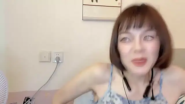 Linda-LL online show from October 2025 05:42:01 AM