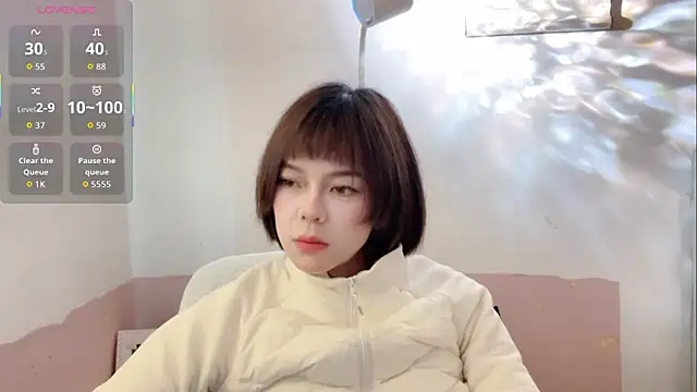 Snapshot of Linda-LL chatting on November 2025 04:05:02 AM Linda-LL online show from November 2025 04:05:02 AM