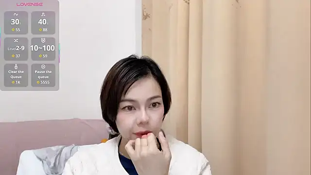 Linda-LL online show from December 2025 11:14:01 AM