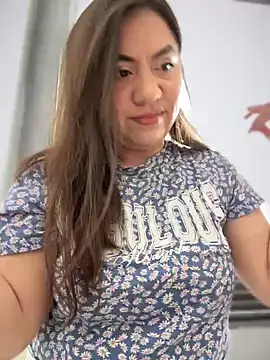 Iam  Cristal online show from December 2025 08:42:02 PM