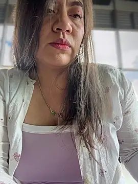 Iam  Cristal online show from November 2025 07:41:02 PM