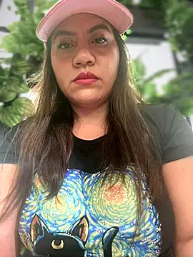 Iam  Cristal online show from November 2025 08:46:02 PM