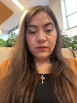 Iam  Cristal online show from February 2026 10:21:02 PM