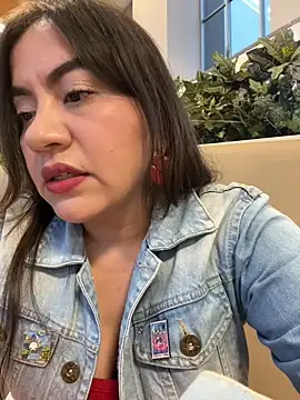 Iam  Cristal online show from May 2026 10:52:02 PM