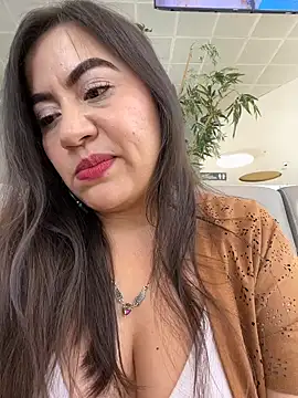 Iam  Cristal online show from February 2026 09:56:02 PM