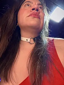 Iam  Cristal online show from November 2025 09:30:01 PM