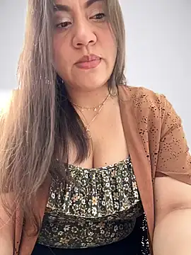 Iam  Cristal online show from December 2025 09:42:02 PM