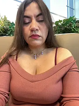 Iam  Cristal online show from April 2026 10:04:01 PM