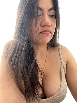 Iam  Cristal online show from February 2026 09:35:01 PM