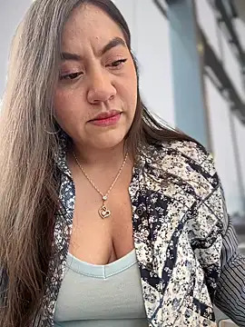Iam  Cristal online show from September 2025 09:33:02 PM