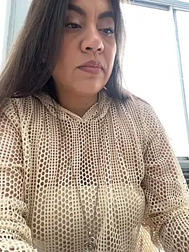 Iam  Cristal online show from February 2026 09:58:03 PM