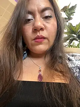 Iam  Cristal online show from February 2026 09:36:01 PM