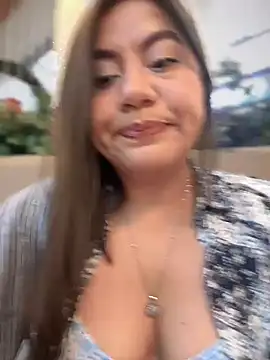 Iam  Cristal online show from November 2025 09:37:01 PM