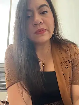 Iam  Cristal online show from April 2026 09:57:02 PM