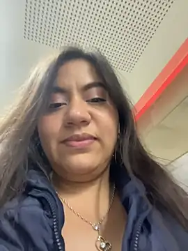 Iam  Cristal online show from April 2026 02:51:02 AM