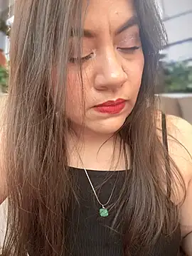 Iam  Cristal online show from November 2025 09:48:01 PM