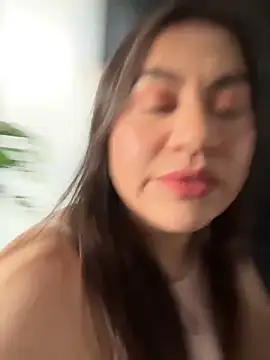 Iam  Cristal online show from June 2026 10:49:02 PM