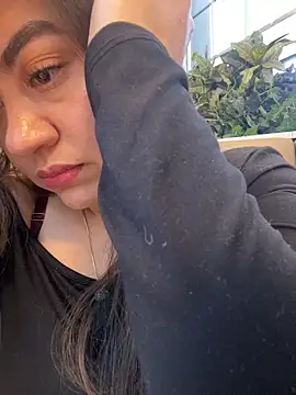 Iam  Cristal online show from March 2026 10:14:01 PM