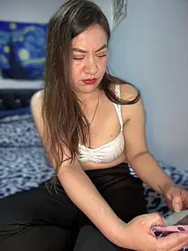 Iam  Cristal online show from February 2025 11:52:01 PM