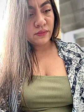 Iam  Cristal online show from October 2025 08:54:02 PM