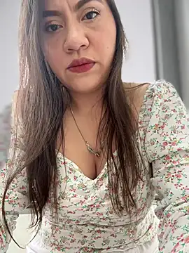 Iam  Cristal online show from February 2025 08:47:02 PM