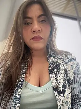 Iam  Cristal online show from November 2025 09:29:02 PM