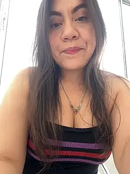 Iam  Cristal online show from February 2026 09:47:02 PM