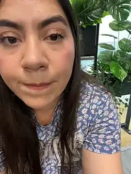 Iam  Cristal online show from May 2026 10:32:02 PM