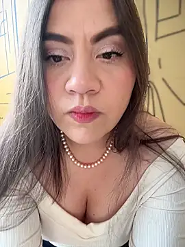 Iam  Cristal online show from November 2025 09:31:01 PM