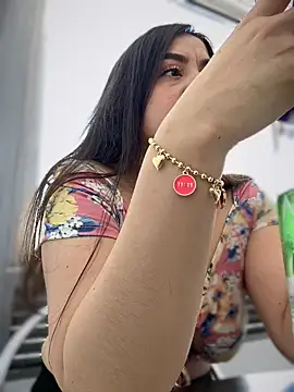 Iam  Cristal online show from November 2025 09:37:01 PM