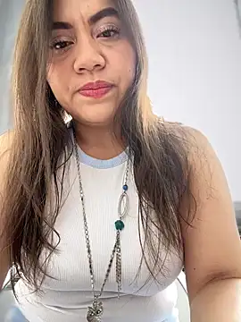 Iam  Cristal online show from December 2025 09:36:02 PM