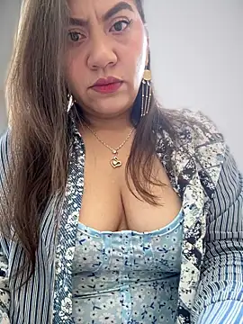 Iam  Cristal online show from October 2025 09:35:01 PM