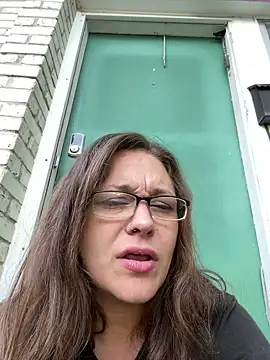 Snapshot of IvanaPlenty chatting on June 2026 11:10:01 AM IvanaPlenty online show from June 2026 11:10:01 AM