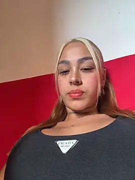 paisitahot1975 online show from April 2026 05:08:02 PM