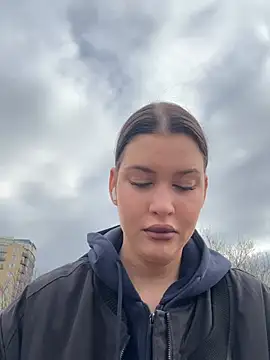 KikiWatson online show from February 2026 07:30:01 AM