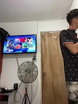 Snapshot of LatinBoysxxx chatting on January 2025 06:23:01 PM LatinBoysxxx online show from January 2025 06:23:01 PM